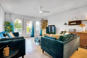 Appartement de vacances entièrement équipé avec internet haut débit, terrasse et piscine | Vue jardin - Image 5