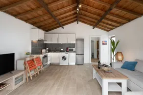 Vacation Home 'Casa Joy' with Sea View, Wi-Fi and Air Conditioning - Image 5