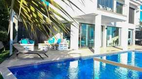Villa with garden, BBQ & private pool - Image 5