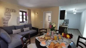 Villa with barbecue, terrace & garden - Image 5