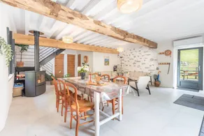Gîte l'Authentik – Mountain View, Private Terrace, Air Conditioning - Image 4