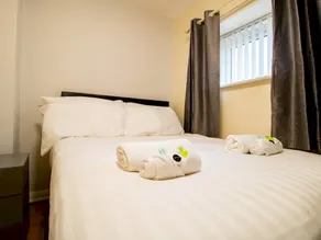 Spacious Well Equipped Flat - Pass the Keys - Image 5