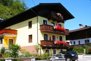 Holiday apartment with garden, barbeque & terrace - Image 3