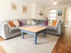 Cottage with garden & barbecue - Image 3