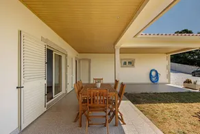 Merveilleuse maison de vacances entièrement équipée avec terrasse, internet haut débit et jardin | Vue montagne - Image 3