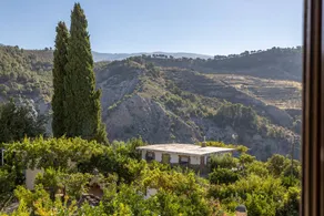 Holiday home with garden, barbeque & private pool | Mountain view - Image 3
