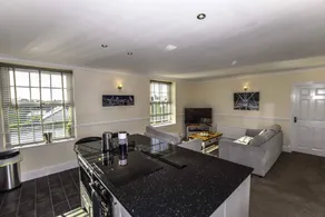 Flat with garden - Image 4