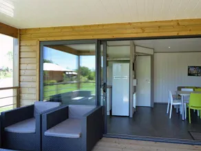 Chalet with terrace & heated pool - Image 5