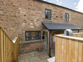 Cottage with barbeque & garden - Image 3