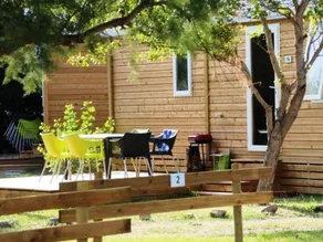 Family-oriented tent with terrace & heated pool - Image 2