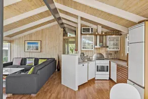 House with terrace, barbeque & garden - Image 3