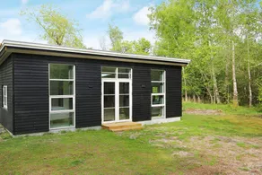Holiday home with sauna, barbeque & terrace - Image 3
