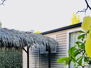 Mobilheim mit Terrasse und beheiztem Pool | Gartenblick - Image 4