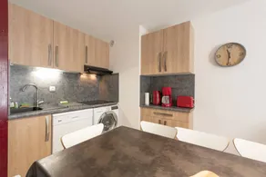 Flat with terrace - Image 4