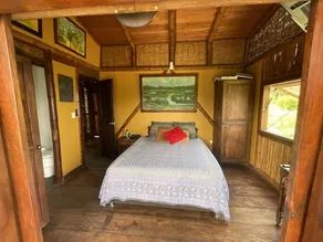 Cozy Colombian Hut for a Remote Mountainside Vacation - Image 2