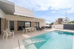 Fully equipped nice villa with terrace, garden & private pool - Image 3