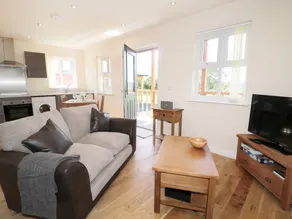 Cottage with garden - Image 3