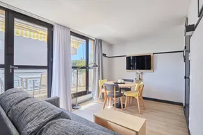 Appartement en copropriété avec piscine et terrasse | Vue ville - Image 4