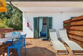 Zimmer 'Sciabattica - Zimmer 2' mit Meerblick, privater Terrasse und WLAN - Image 2