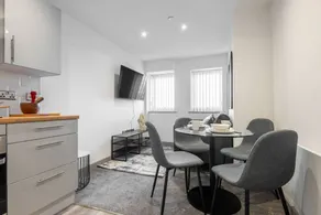 Children-friendly apartment with fast internet - Image 4