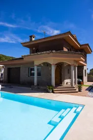 Pool and Nature Just 20km from Costa Brava Beaches - Image 2