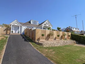 Family-oriented cottage with barbeque, garden & jacuzzi - Image 3