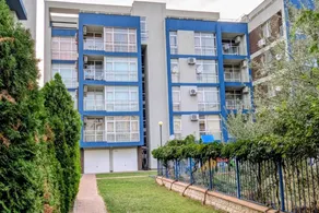Apartamento ideal para familias con barbacoa, jardín y piscina | Vistas al lago | Cerca de la playa - Image 2