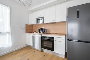 Flat with garden & terrace - Image 3
