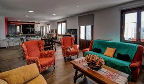 Holiday home with terrace, BBQ & garden | Mountain view - Image 4