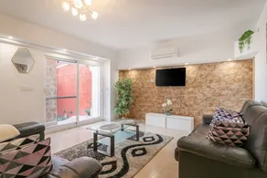 House with garden, barbecue & private pool | Mountain view - Image 4