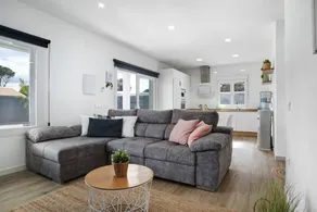 Maison adaptée aux familles avec piscine, terrasse et internet haut débit | Vue jardin - Image 3