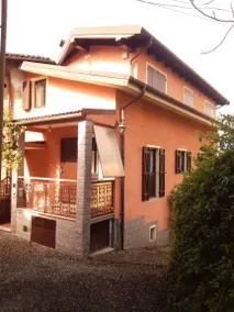 Holiday home with terrace & garden | Mountain view - Image 2