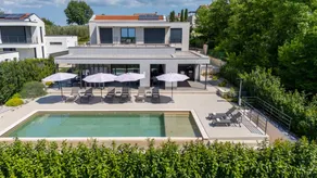 Fully equipped beautiful villa with terrace, hot tub & private pool | Pet-friendly - Image 2