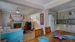 Children-friendly nice villa with private pool, garden & barbecue | Mountain view - Image 5
