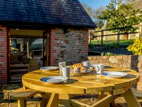 Nice cottage with jacuzzi & garden - Image 3