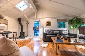 House with garden, terrace & hot tub | Perfect for remote work - Image 3