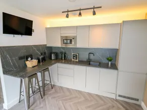 Cottage with garden & hot tub | Pets are welcome - Image 3
