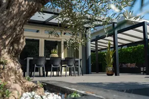 Villa avec barbecue, piscine chauffée et jardin - Image 4