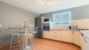 Flat with terrace, pool & barbecue - Image 4