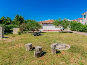 Casa vacacional con barbacoa, jardín y terraza - Image 3
