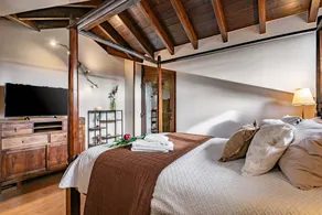 Dedicated room with terrace & garden | Garden view - Image 5