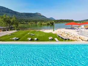 Mobile home with heated pool & terrace | Lake view - Image 2