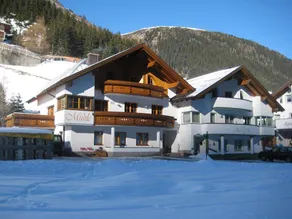 Holiday apartment with BBQ, garden & terrace - Image 2