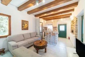 Bekiris Traditional Inn - Image 2