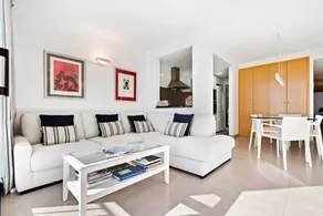 Fully equipped holiday apartment with terrace | Next to the beach - Image 5