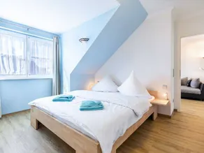 Holiday apartment with garden & barbeque - Image 4
