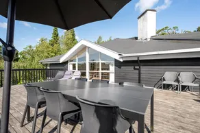 House with jacuzzi, private pool & BBQ - Image 2