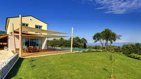 Flat with pool, barbecue & hot tub - Image 5
