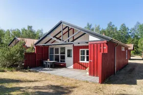Family-friendly holiday home with terrace | Next to the beach - Image 2
