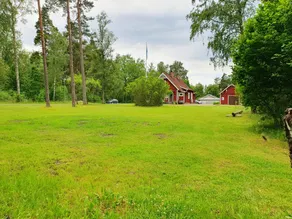 Holiday home with garden & BBQ - Image 2